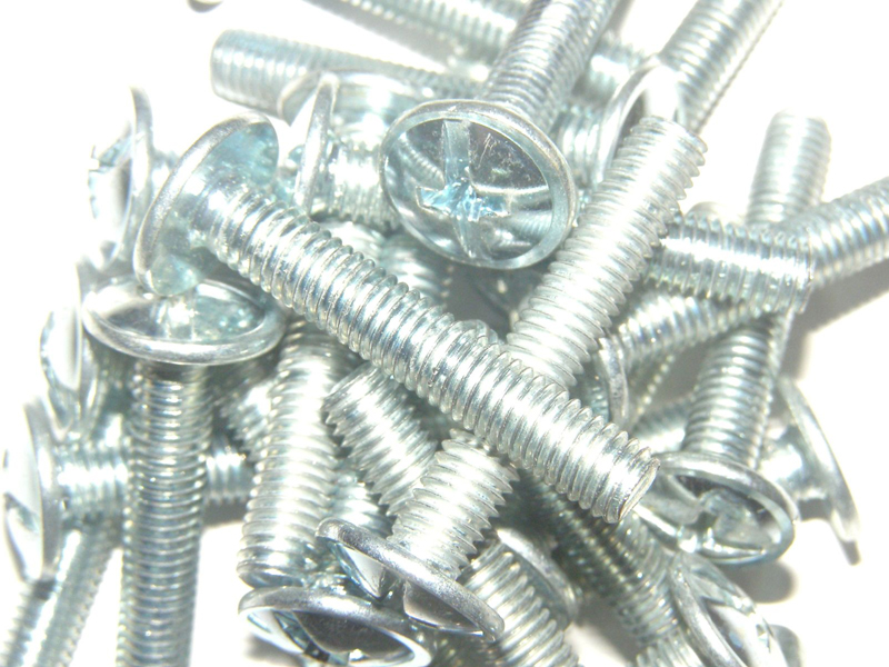 KAPAK VİDASI 5 x 50