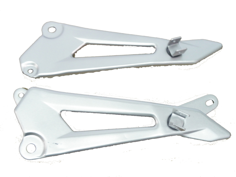 ARKA BASAMAK BRAKETİ 125 YBR (TAKIM)