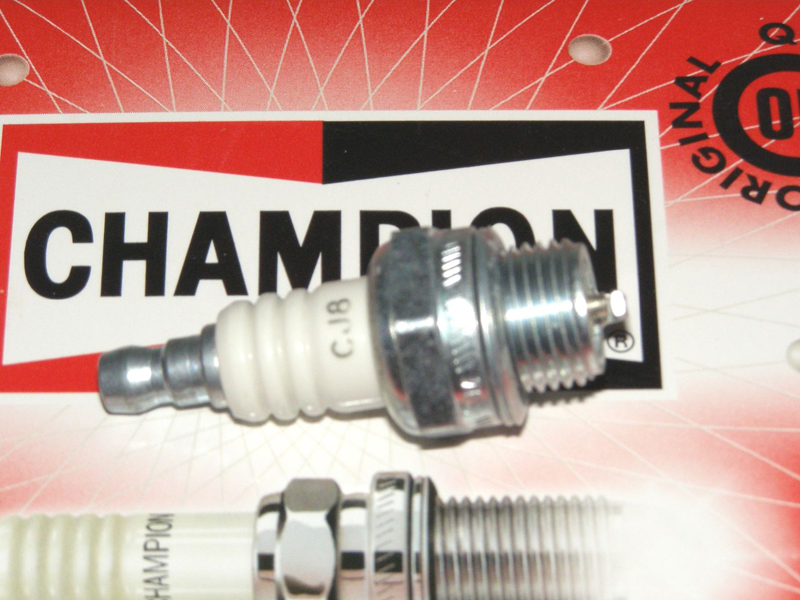 BUJİ CHAMPİON (CJ8) AĞAÇ KESİM MOTORU